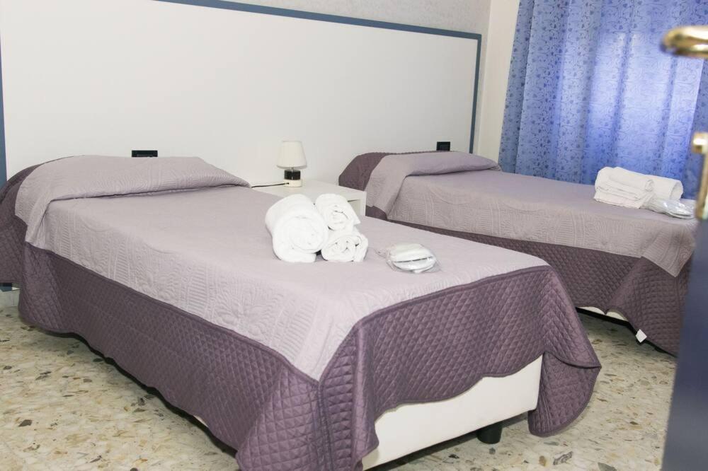 Alex & Lorenz Hotel Torvaianica Zimmer foto